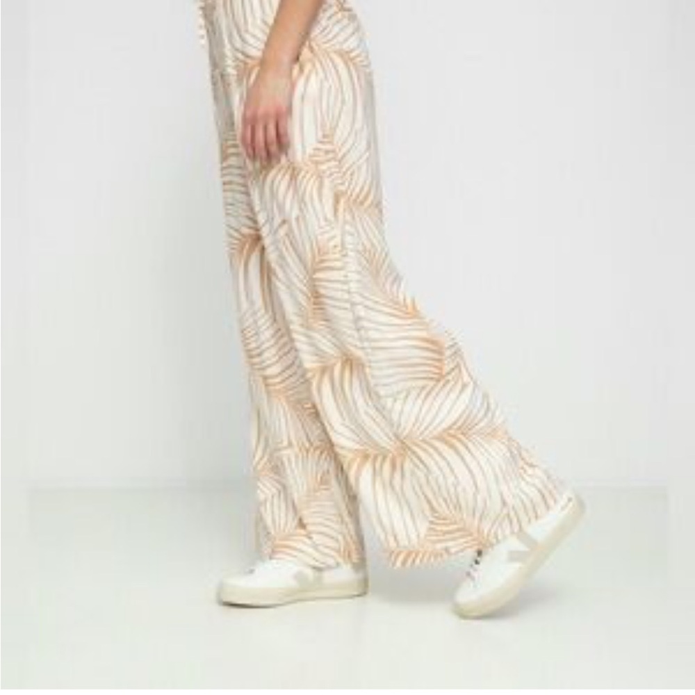 EUC Salty Lemon Cream and Tan Patterned wide leg Pants, Size M